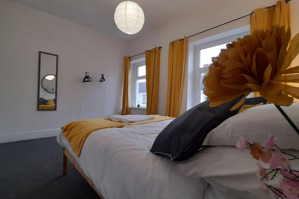 Spacious 4 Bedroom, Free Netflix, Central Location Cardiff Ngoại thất bức ảnh