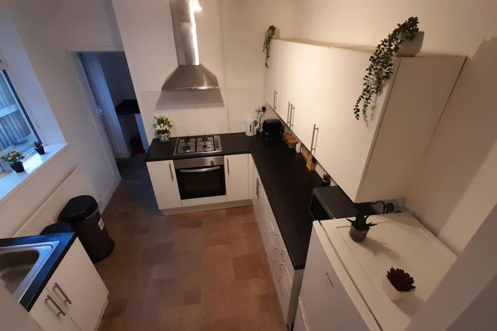 Spacious 4 Bedroom, Free Netflix, Central Location Cardiff Ngoại thất bức ảnh