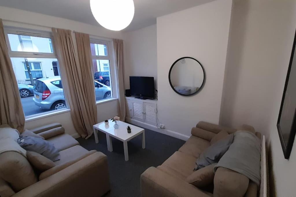 Spacious 4 Bedroom, Free Netflix, Central Location Cardiff Ngoại thất bức ảnh