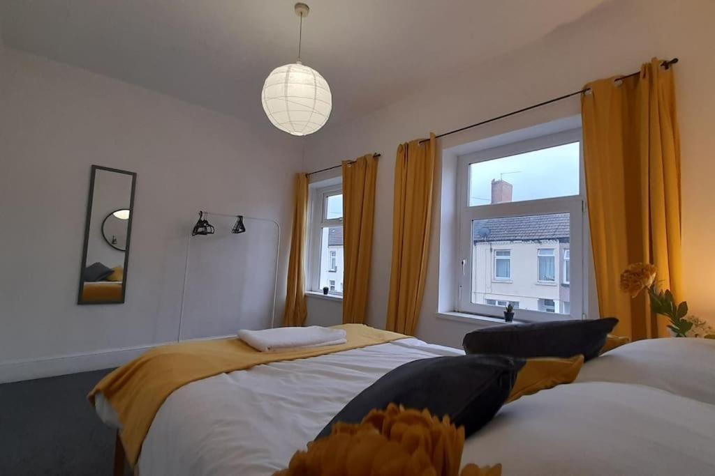 Spacious 4 Bedroom, Free Netflix, Central Location Cardiff Ngoại thất bức ảnh