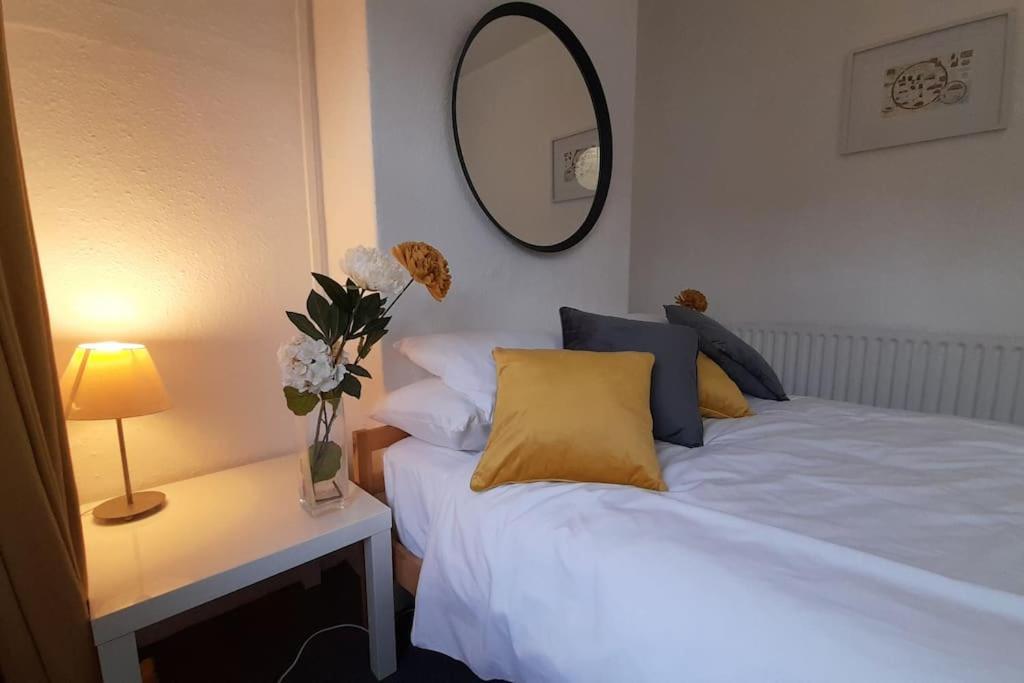Spacious 4 Bedroom, Free Netflix, Central Location Cardiff Ngoại thất bức ảnh