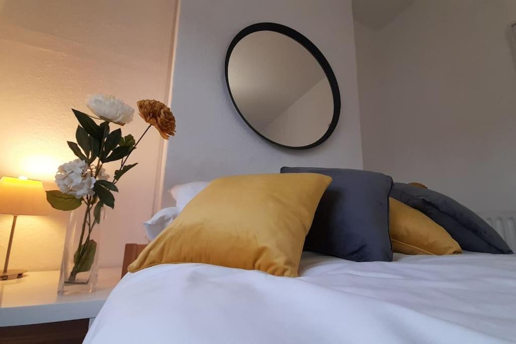Spacious 4 Bedroom, Free Netflix, Central Location Cardiff Ngoại thất bức ảnh