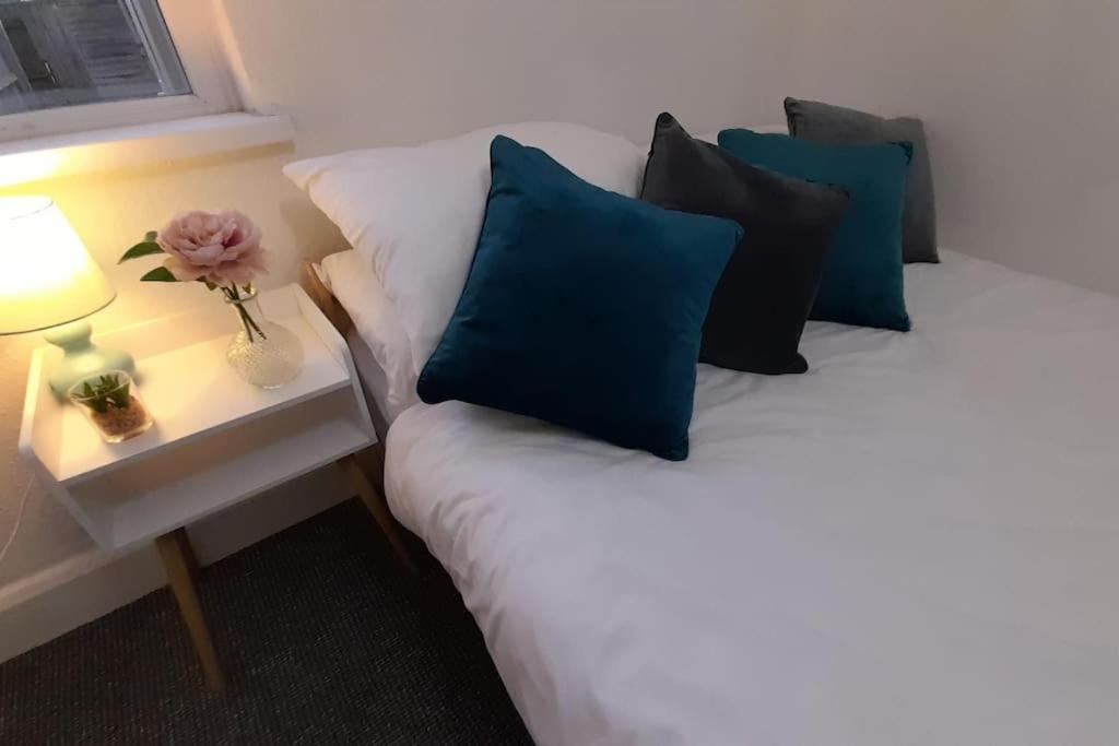 Spacious 4 Bedroom, Free Netflix, Central Location Cardiff Ngoại thất bức ảnh