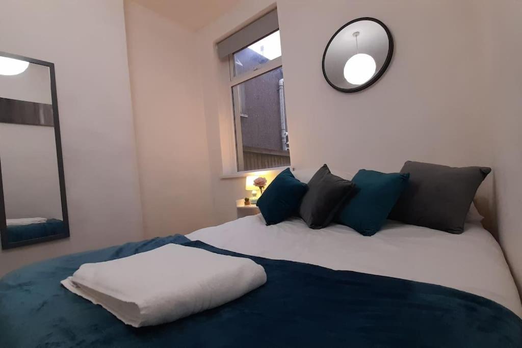 Spacious 4 Bedroom, Free Netflix, Central Location Cardiff Ngoại thất bức ảnh