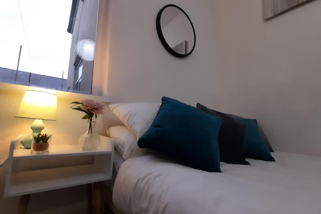 Spacious 4 Bedroom, Free Netflix, Central Location Cardiff Ngoại thất bức ảnh